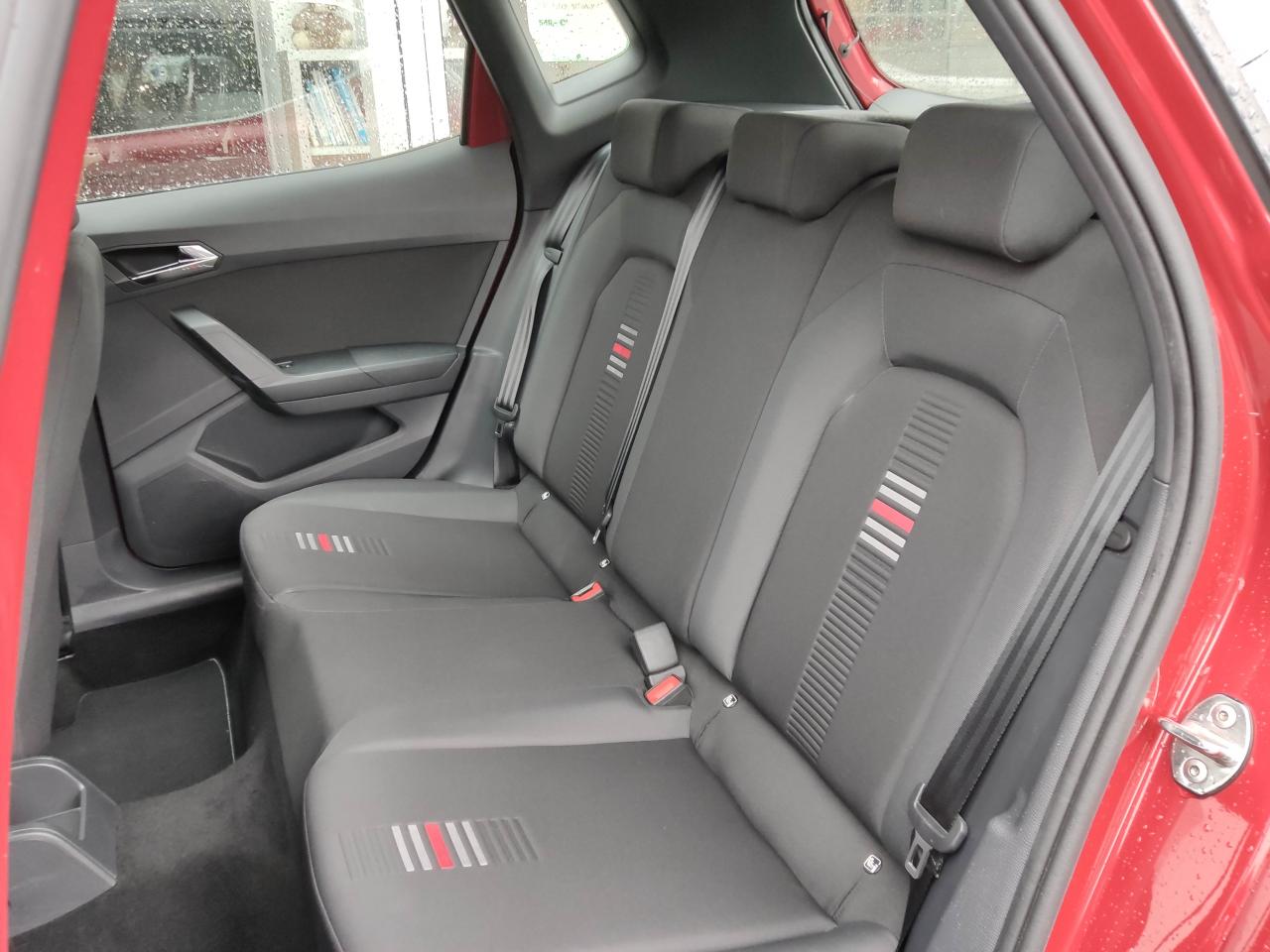 Seat ARONA FR 1.0 TSI DSG SCHECKHEFTGEPFL. SITZH. EPH Bildbeschreibung: Seat ARONA FR 1.0 TSI DSG SCHECKHEFTGEPFL. SITZH. EPH