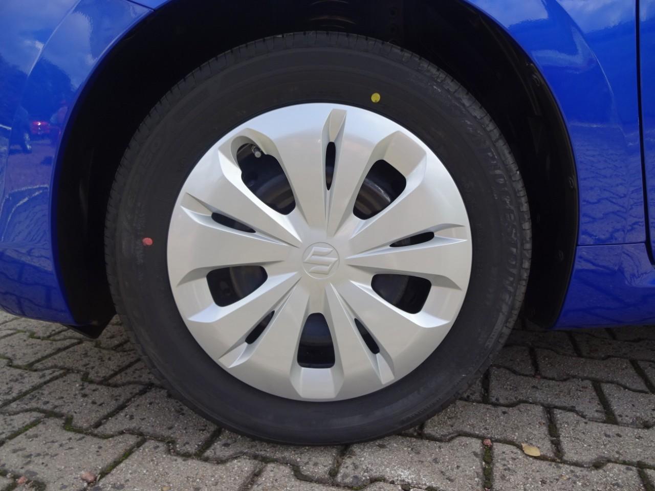Suzuki SWIFT 1.2 DUALJET CLUB, CO2-Klasse: C, NAVI DAB+ EINPARKH. FSE Bildbeschreibung: Suzuki SWIFT 1.2 DUALJET CLUB, CO2-Klasse: C, NAVI DAB+ EINPARKH. FSE