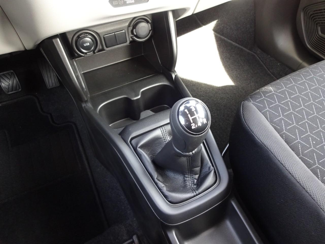Suzuki SWIFT 1.2 DUALJET CLUB, CO2-Klasse: C, NAVI DAB+ EINPARKH. FSE Bildbeschreibung: Suzuki SWIFT 1.2 DUALJET CLUB, CO2-Klasse: C, NAVI DAB+ EINPARKH. FSE