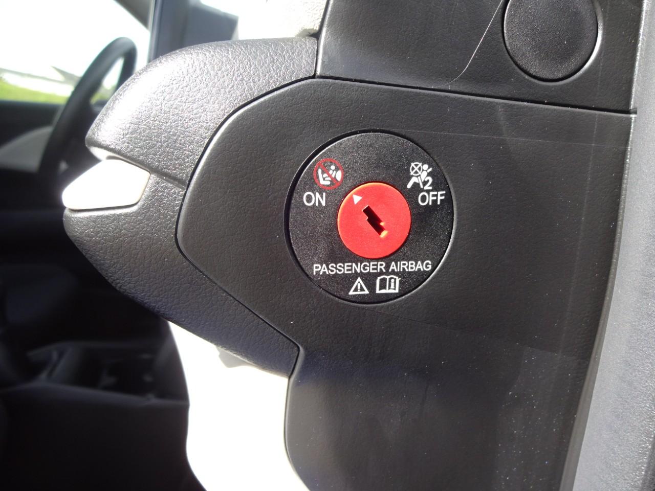 Suzuki SWIFT 1.2 CLUB, CO2-Klasse: G, NAVI DAB+ EINPARKH. FSE Bildbeschreibung: Suzuki SWIFT 1.2 CLUB, CO2-Klasse: G, NAVI DAB+ EINPARKH. FSE