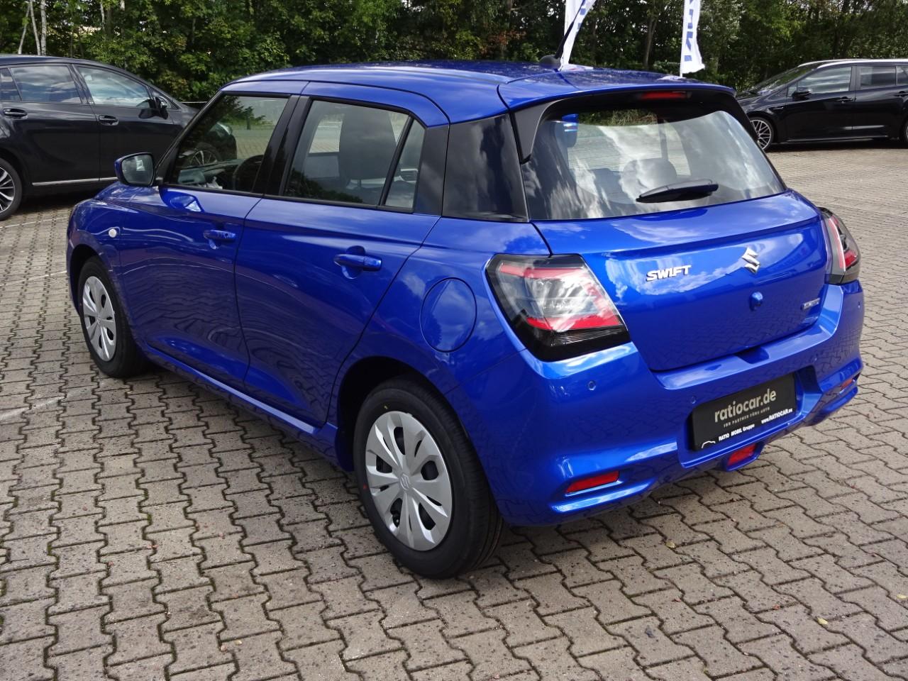 Suzuki SWIFT 1.2 DUALJET CLUB, CO2-Klasse: C, NAVI DAB+ EINPARKH. FSE Bildbeschreibung: Suzuki SWIFT 1.2 DUALJET CLUB, CO2-Klasse: C, NAVI DAB+ EINPARKH. FSE