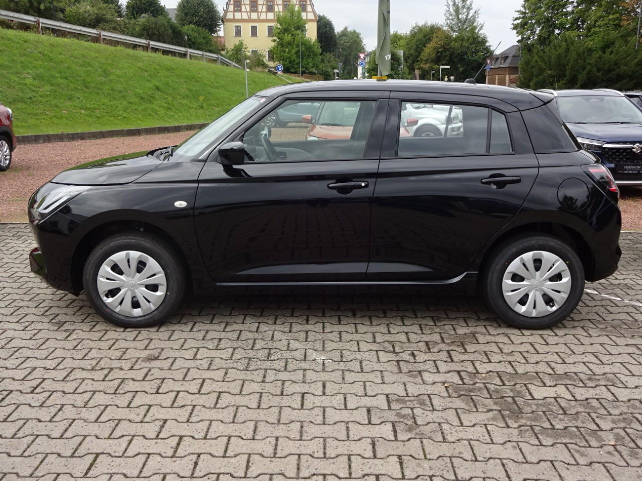 Suzuki SWIFT 1.2 DUALJET ALLGRIP CLUB, CO2-Klasse: C, NAVI EINPARKH. Bildbeschreibung: Suzuki SWIFT 1.2 DUALJET ALLGRIP CLUB, CO2-Klasse: C, NAVI EINPARKH.