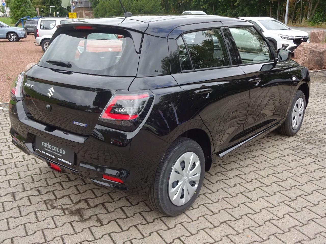 Suzuki SWIFT 1.2 DUALJET ALLGRIP CLUB, CO2-Klasse: C, NAVI EINPARKH. Bildbeschreibung: Suzuki SWIFT 1.2 DUALJET ALLGRIP CLUB, CO2-Klasse: C, NAVI EINPARKH.