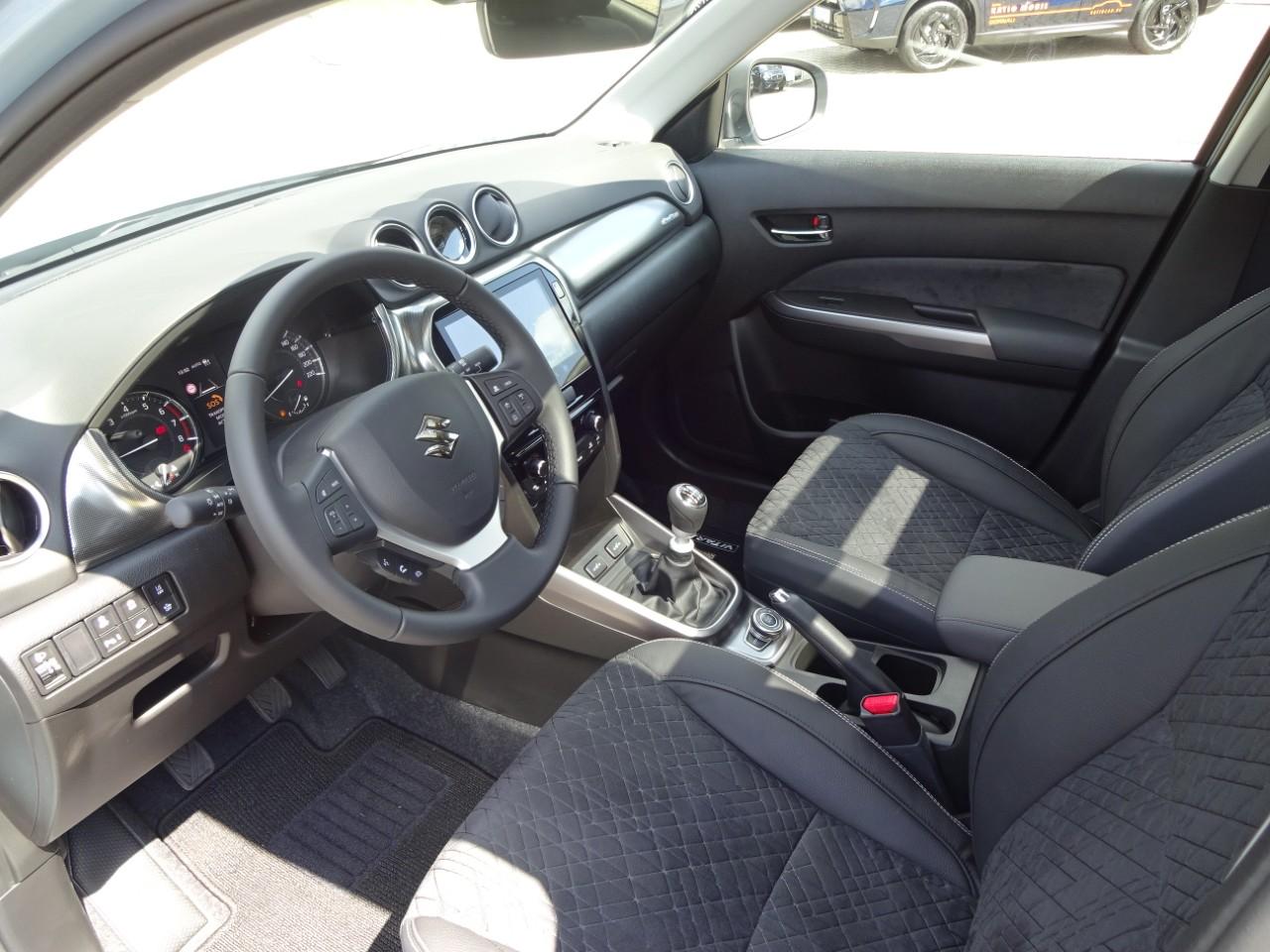 Suzuki VITARA 1.4 BOOSTERJET ALLGRIP COMFORT+, CO2-Klasse: D, PANO-DACH Bildbeschreibung: Suzuki VITARA 1.4 BOOSTERJET ALLGRIP COMFORT+, CO2-Klasse: D, PANO-DACH