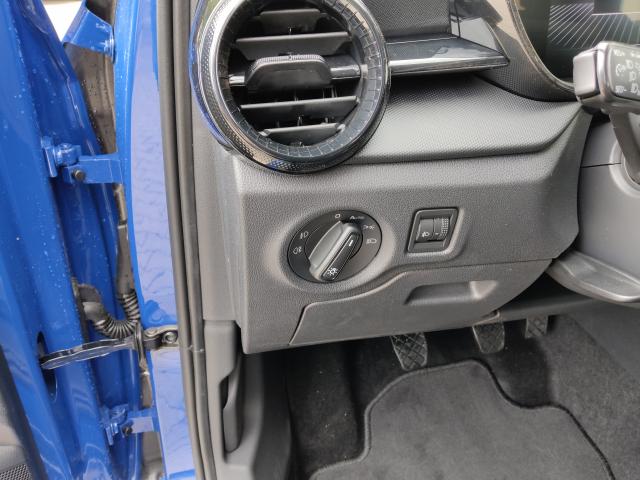 Skoda FABIA SELECTION 1.0 MPI, CO2-Klasse: D, SITZHEIZ. EINPARKH. DAB+ Bildbeschreibung: Skoda FABIA SELECTION 1.0 MPI, CO2-Klasse: D, SITZHEIZ. EINPARKH. DAB+