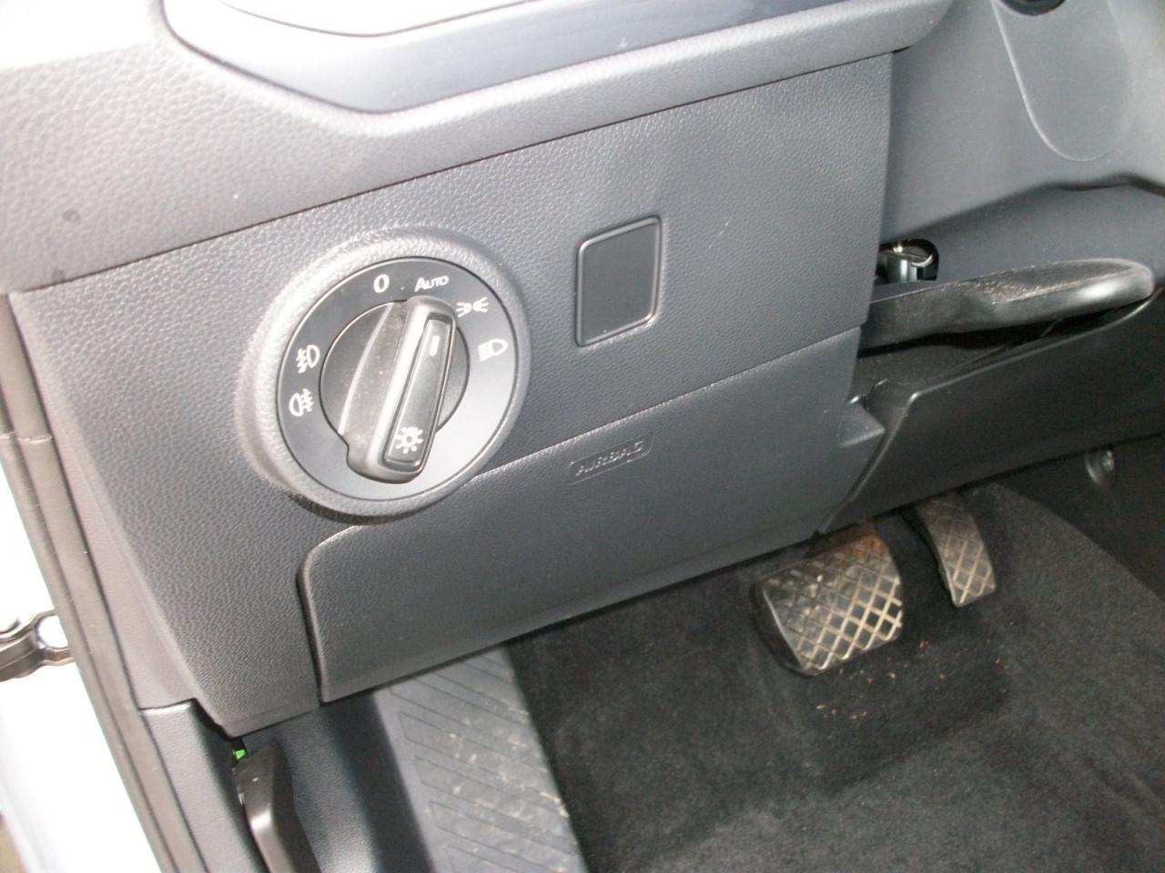 Seat ATECA STYLE 2.0 TDI DSG AHZV EINPARKH. SITZHEIZ. Bildbeschreibung: Seat ATECA STYLE 2.0 TDI DSG AHZV EINPARKH. SITZHEIZ.