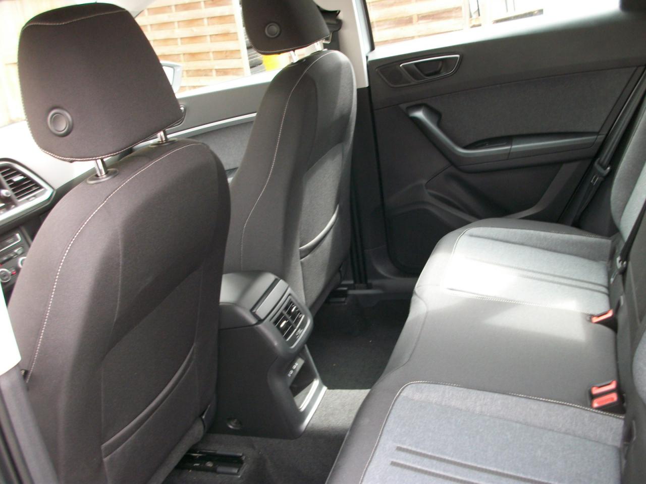 Seat ATECA STYLE 2.0 TDI DSG AHZV EINPARKH. SITZHEIZ. Bildbeschreibung: Seat ATECA STYLE 2.0 TDI DSG AHZV EINPARKH. SITZHEIZ.