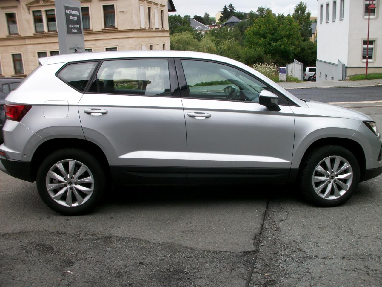 Seat ATECA STYLE 2.0 TDI DSG AHZV EINPARKH. SITZHEIZ. Bildbeschreibung: Seat ATECA STYLE 2.0 TDI DSG AHZV EINPARKH. SITZHEIZ.