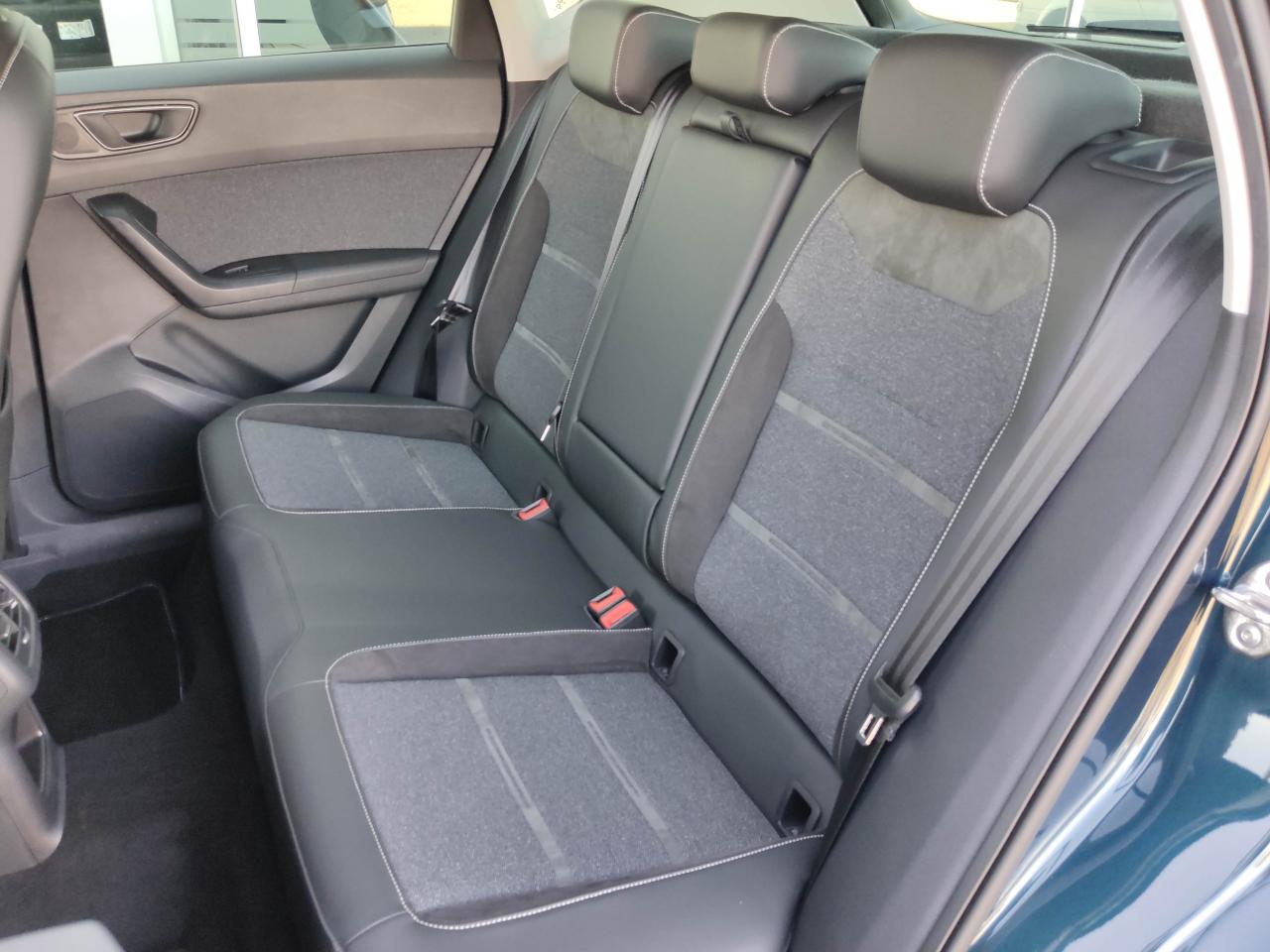 Seat ATECA XPERIENCE 2.0 TSI DSG 4DRIVE FULL-LINK SHZ Bildbeschreibung: Seat ATECA XPERIENCE 2.0 TSI DSG 4DRIVE FULL-LINK SHZ