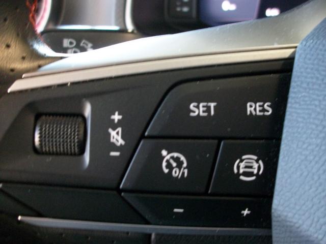 Seat IBIZA FR 1.0 TSI NAVI EINPARKH. DAB+ TEMPOMAT Bildbeschreibung: Seat IBIZA FR 1.0 TSI NAVI EINPARKH. DAB+ TEMPOMAT