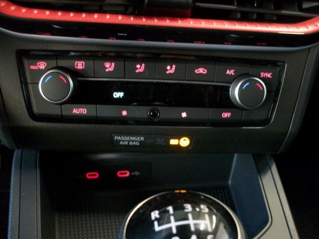 Seat IBIZA FR 1.0 TSI NAVI EINPARKH. DAB+ TEMPOMAT Bildbeschreibung: Seat IBIZA FR 1.0 TSI NAVI EINPARKH. DAB+ TEMPOMAT