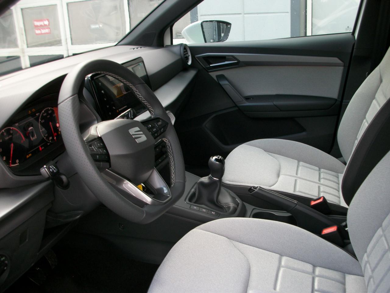 Seat ARONA FR 1.0 TSI, CO2-Klasse: D, NAVI SITZHEIZUNG AHZV-VORBER. Bildbeschreibung: Seat ARONA FR 1.0 TSI, CO2-Klasse: D, NAVI SITZHEIZUNG AHZV-VORBER.