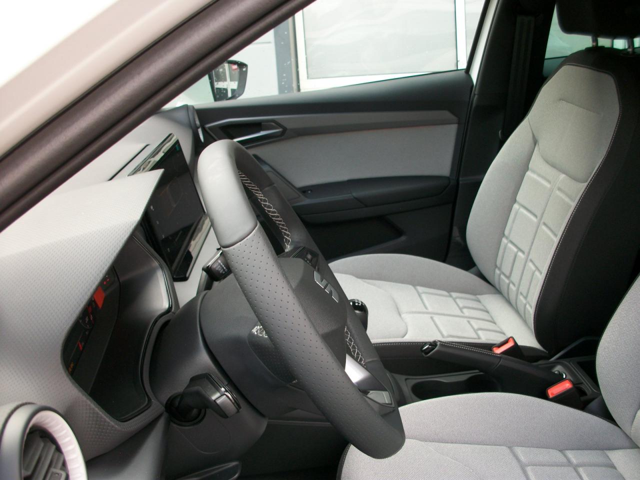 Seat ARONA FR 1.0 TSI, CO2-Klasse: D, NAVI SITZHEIZUNG AHZV-VORBER. Bildbeschreibung: Seat ARONA FR 1.0 TSI, CO2-Klasse: D, NAVI SITZHEIZUNG AHZV-VORBER.