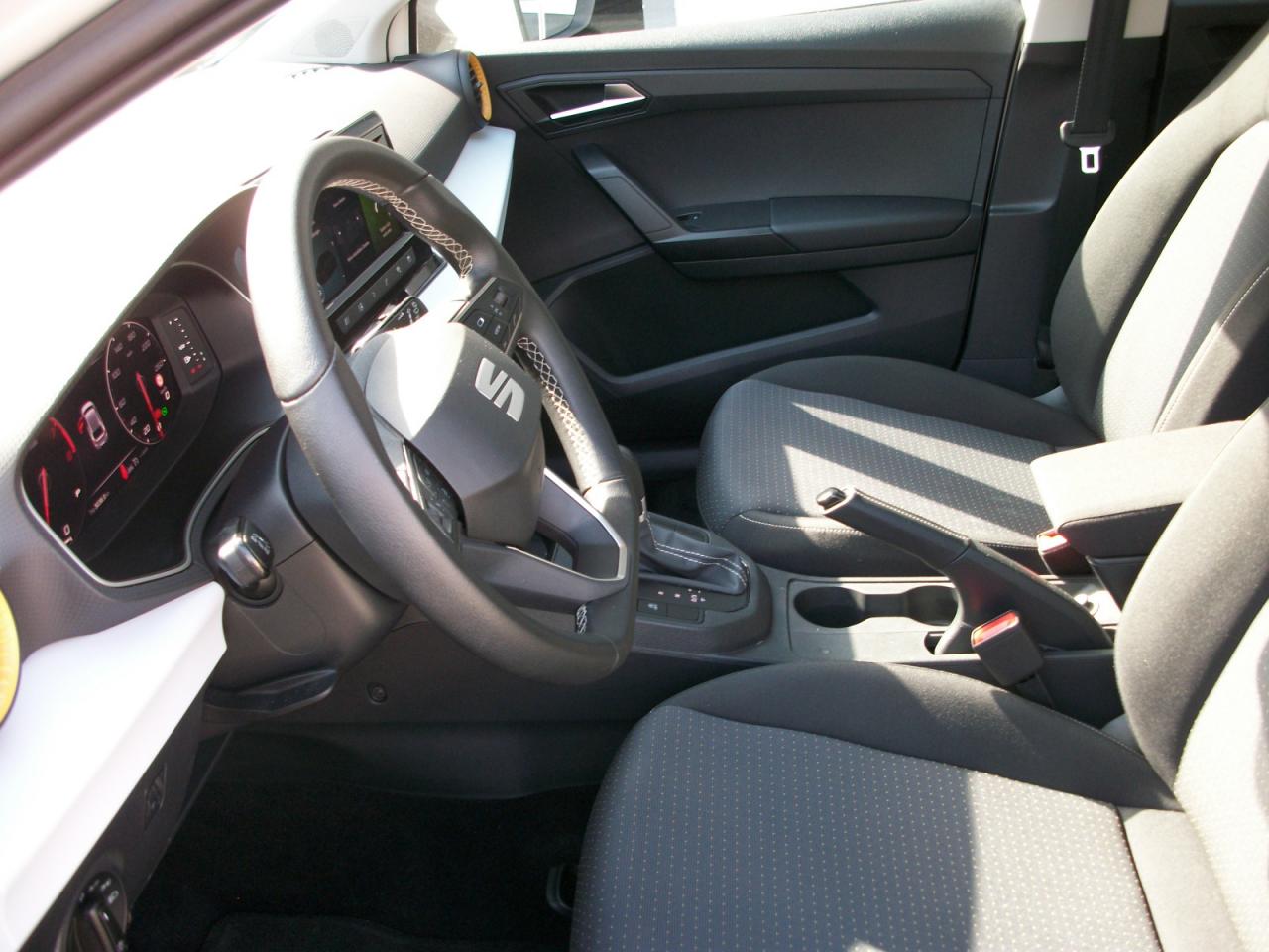 Seat IBIZA STYLE EDITION 1.0 TSI DSG GANZJAHRESREIFEN Bildbeschreibung: Seat IBIZA STYLE EDITION 1.0 TSI DSG GANZJAHRESREIFEN