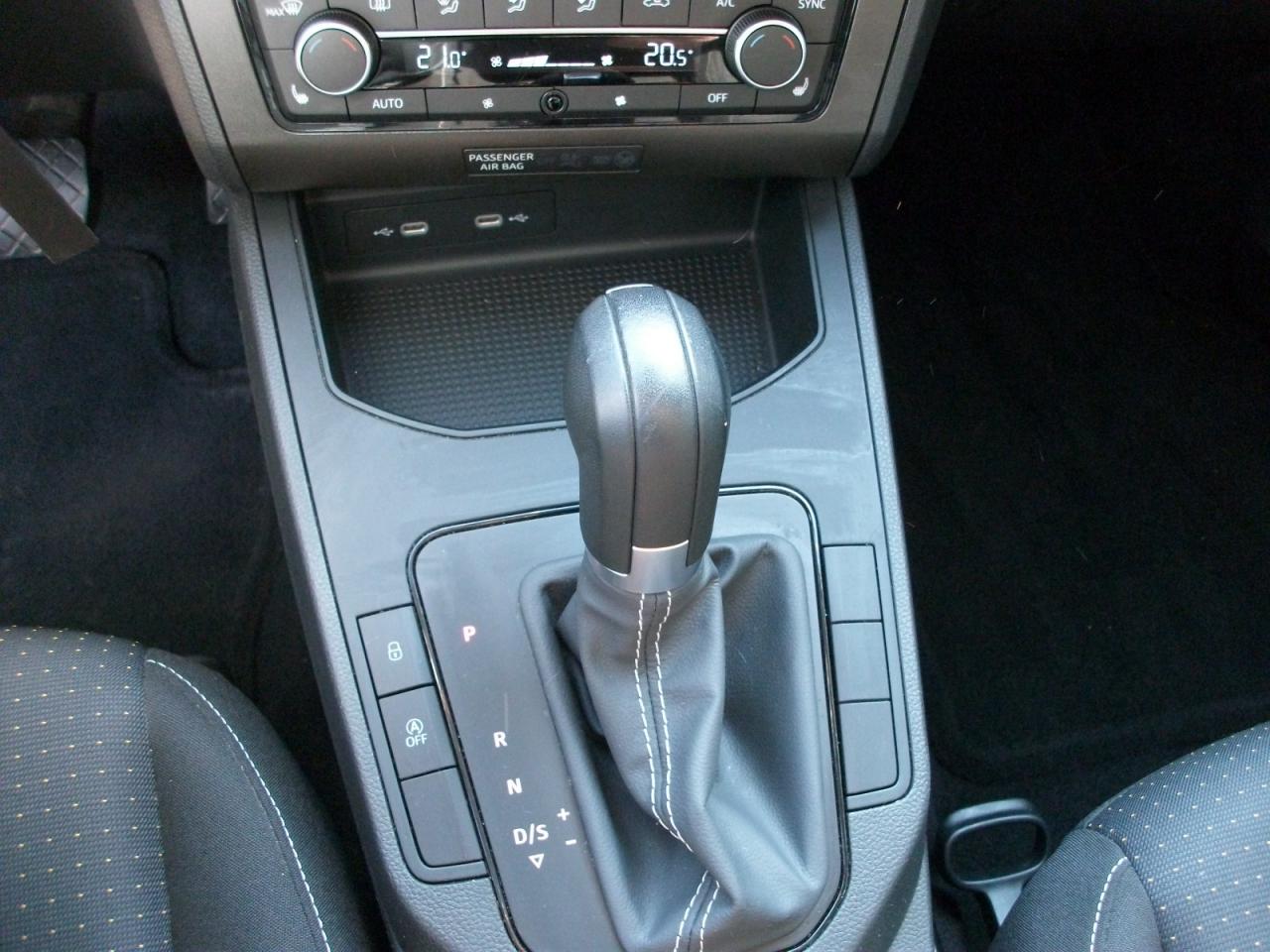 Seat IBIZA STYLE EDITION 1.0 TSI DSG GANZJAHRESREIFEN Bildbeschreibung: Seat IBIZA STYLE EDITION 1.0 TSI DSG GANZJAHRESREIFEN