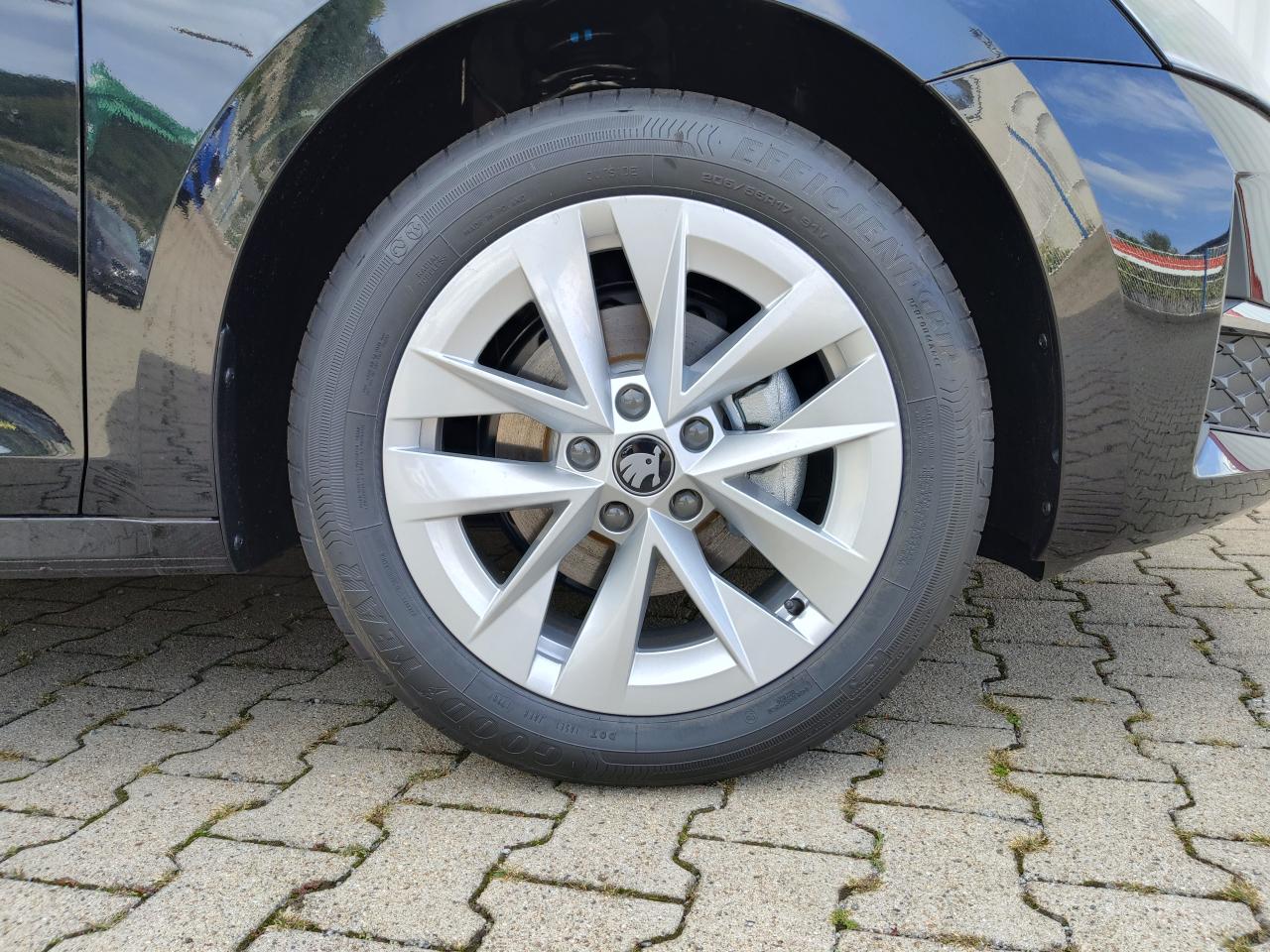 Skoda OCTAVIA KOMBI SELECTION PLUS 1.5 TSI DSG mHEV, CO2-Klasse: D, Bildbeschreibung: Skoda OCTAVIA KOMBI SELECTION PLUS 1.5 TSI DSG mHEV, CO2-Klasse: D,