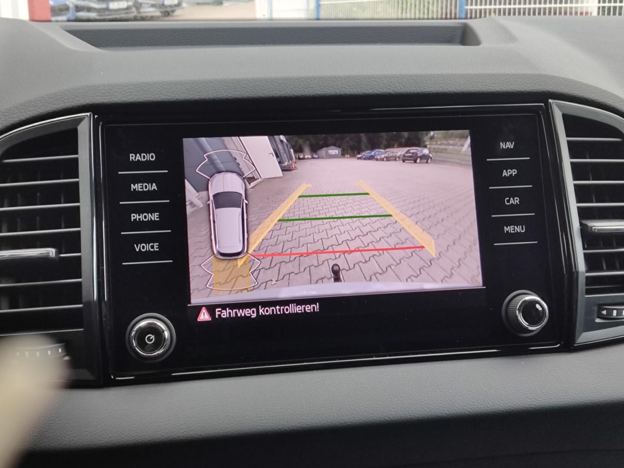 Skoda KAROQ SPORTLINE 2.0 TSI DSG 4X4, CO2-Klasse: F, AHZV MATRIX-LED Bildbeschreibung: Skoda KAROQ SPORTLINE 2.0 TSI DSG 4X4, CO2-Klasse: F, AHZV MATRIX-LED