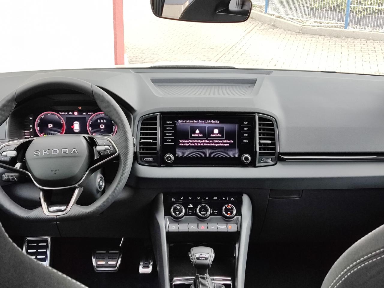 Skoda KAROQ SPORTLINE 2.0 TSI DSG 4X4, CO2-Klasse: F, AHZV MATRIX-LED Bildbeschreibung: Skoda KAROQ SPORTLINE 2.0 TSI DSG 4X4, CO2-Klasse: F, AHZV MATRIX-LED