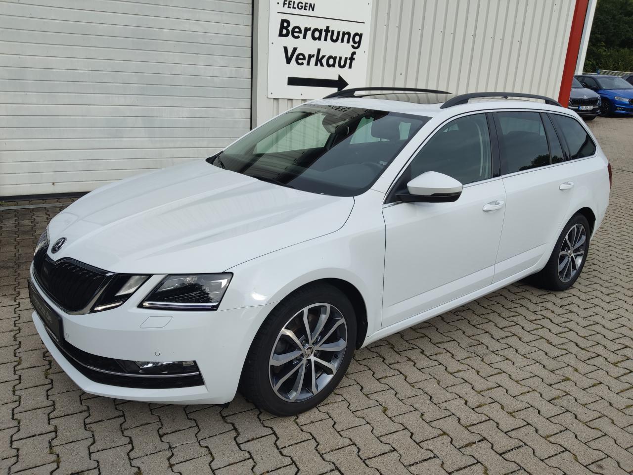 Skoda OCTAVIA COMBI STYLE 4X4 2.0 TDI LED AHZV KAMERA Bildbeschreibung: Skoda OCTAVIA COMBI STYLE 4X4 2.0 TDI LED AHZV KAMERA