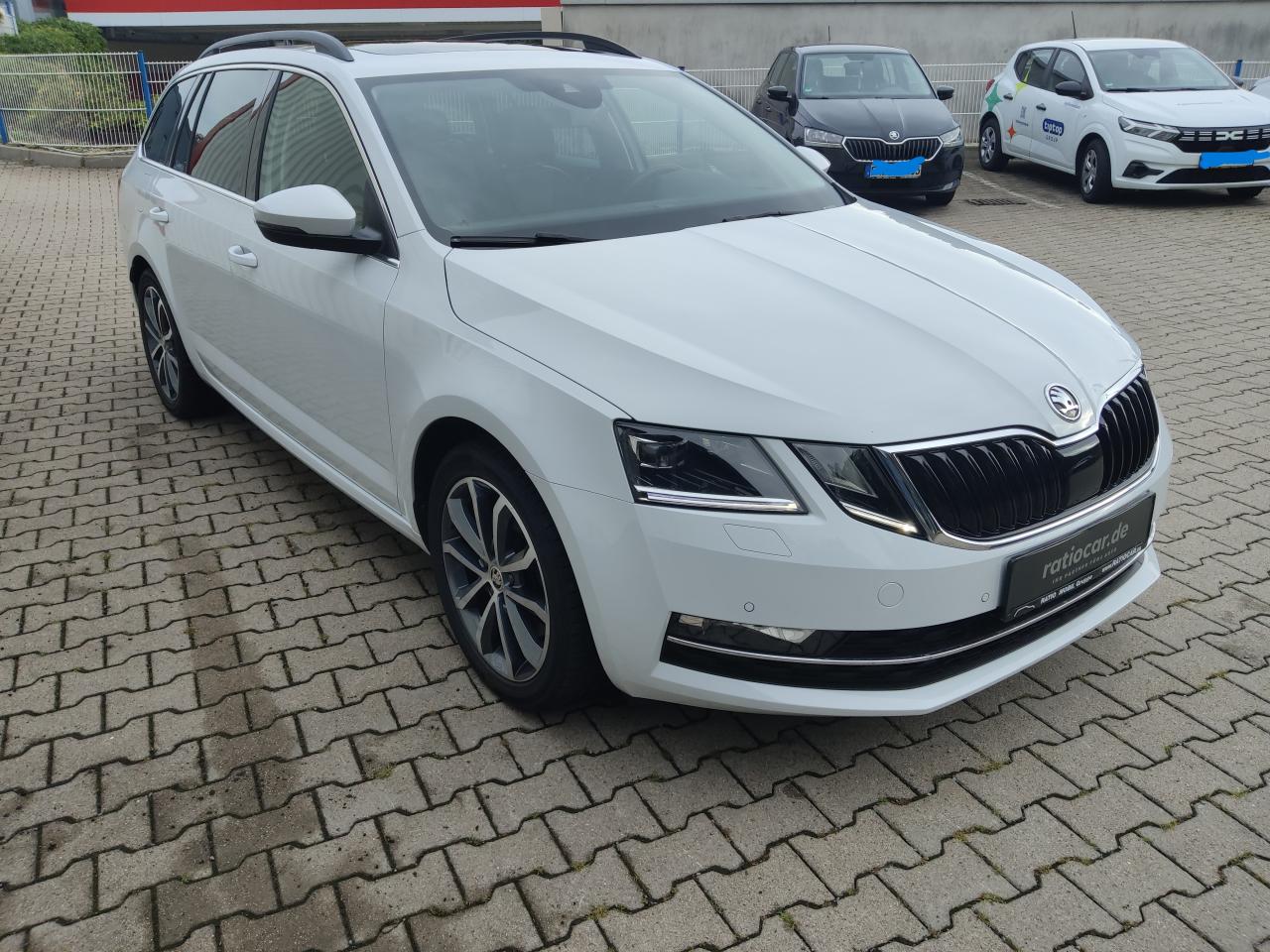 Skoda OCTAVIA COMBI STYLE 4X4 2.0 TDI LED AHZV KAMERA Bildbeschreibung: Skoda OCTAVIA COMBI STYLE 4X4 2.0 TDI LED AHZV KAMERA