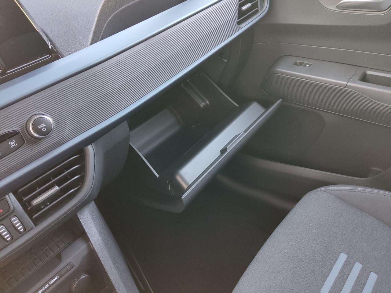 Ford TOURNEO COURIER 1.0 ECO BOOST ACTIVE PLUS, CO2-Klasse: E, BEHEIZB. FS NAVI USB DAB+ Bildbeschreibung: Ford TOURNEO COURIER 1.0 ECO BOOST ACTIVE PLUS, CO2-Klasse: E, BEHEIZB. FS NAVI USB DAB+
