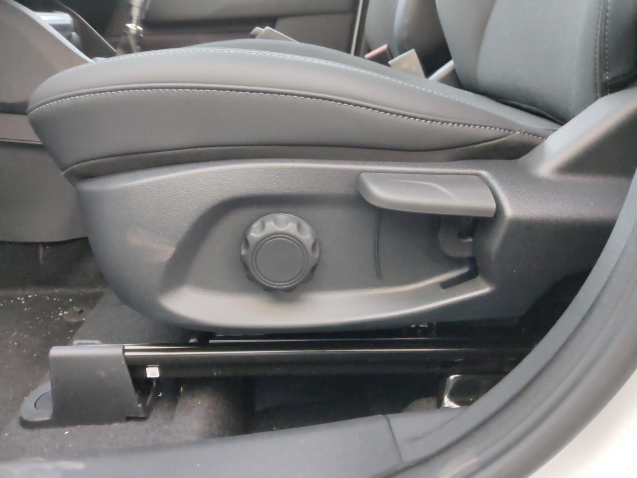 Ford TOURNEO COURIER 1.0 ECO BOOST ACTIVE PLUS, CO2-Klasse: E, BEHEIZB. FS NAVI USB DAB+ Bildbeschreibung: Ford TOURNEO COURIER 1.0 ECO BOOST ACTIVE PLUS, CO2-Klasse: E, BEHEIZB. FS NAVI USB DAB+