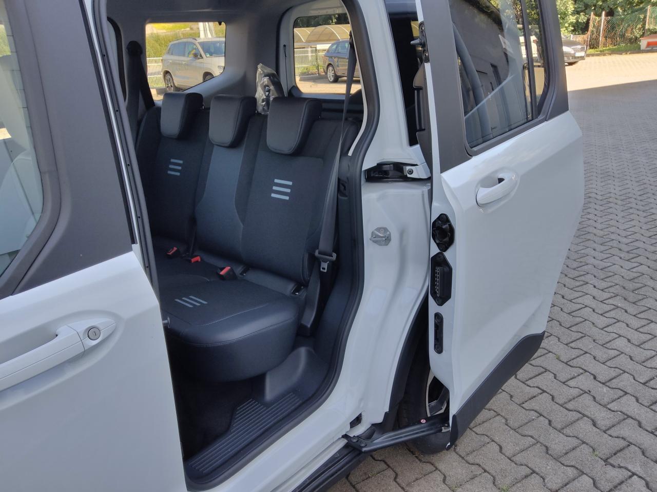 Ford TOURNEO COURIER 1.0 ECO BOOST ACTIVE PLUS, CO2-Klasse: E, BEHEIZB. FS NAVI USB DAB+ Bildbeschreibung: Ford TOURNEO COURIER 1.0 ECO BOOST ACTIVE PLUS, CO2-Klasse: E, BEHEIZB. FS NAVI USB DAB+
