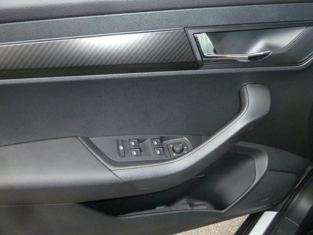 Skoda KAROQ SPORTLINE 1.5 TSI DSG, CO2-Klasse: E, MATRIX-LED AHZV NAVI Bildbeschreibung: Skoda KAROQ SPORTLINE 1.5 TSI DSG, CO2-Klasse: E, MATRIX-LED AHZV NAVI
