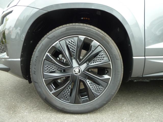 Skoda KAROQ SPORTLINE 1.5 TSI DSG, CO2-Klasse: E, MATRIX-LED AHZV NAVI Bildbeschreibung: Skoda KAROQ SPORTLINE 1.5 TSI DSG, CO2-Klasse: E, MATRIX-LED AHZV NAVI