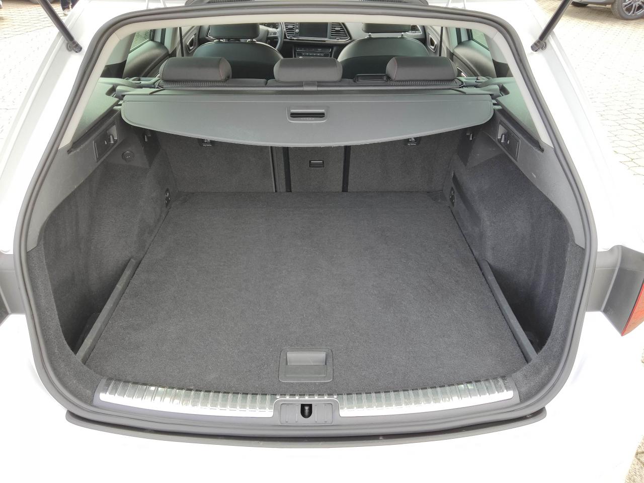 Seat LEON SPORTSTOURER FR 1.8 TSI DSG NAVI SITZH. EPH Bildbeschreibung: Seat LEON SPORTSTOURER FR 1.8 TSI DSG NAVI SITZH. EPH