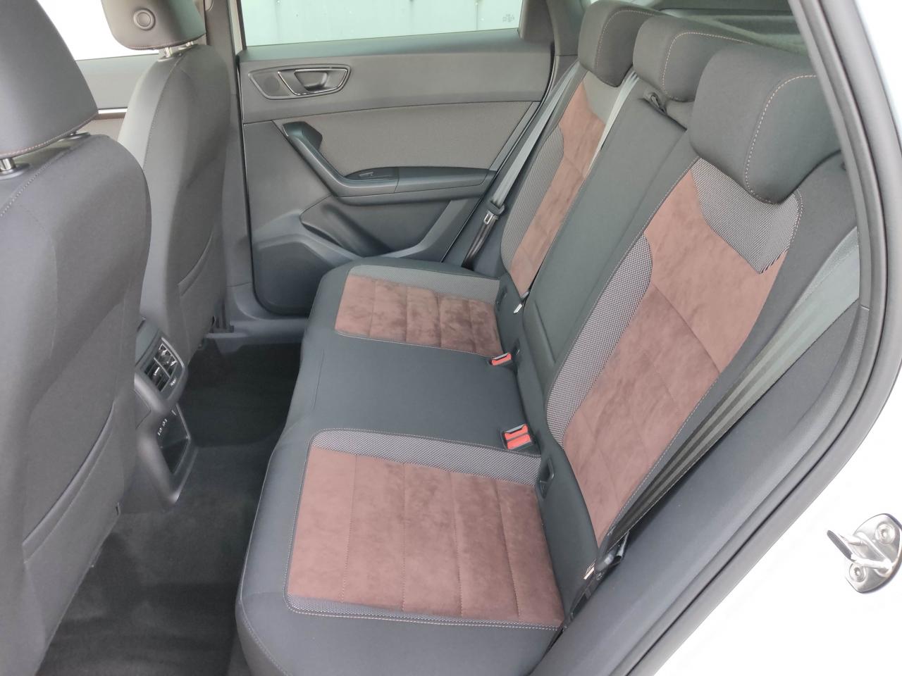 Seat ATECA XCELLENCE 2.0 TSI DSG 4DRIVE NAVI SITZHEI. Bildbeschreibung: Seat ATECA XCELLENCE 2.0 TSI DSG 4DRIVE NAVI SITZHEI.