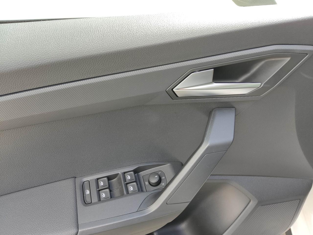 Seat ARONA STYLE EDITION 1.0 TSI FULL-LINK EINPARKH. Bildbeschreibung: Seat ARONA STYLE EDITION 1.0 TSI FULL-LINK EINPARKH.