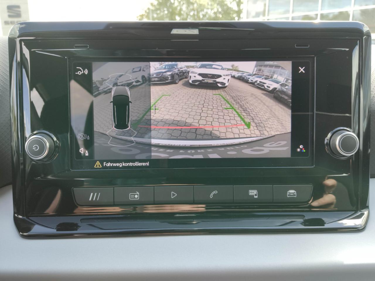 Seat ARONA STYLE EDITION 1.0 TSI FULL-LINK EINPARKH. Bildbeschreibung: Seat ARONA STYLE EDITION 1.0 TSI FULL-LINK EINPARKH.