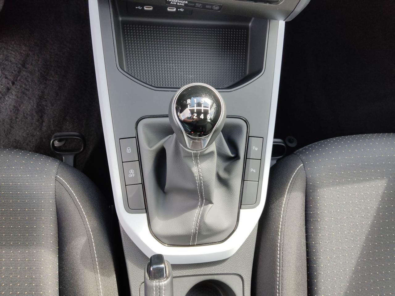 Seat ARONA STYLE EDITION 1.0 TSI FULL-LINK EINPARKH. Bildbeschreibung: Seat ARONA STYLE EDITION 1.0 TSI FULL-LINK EINPARKH.