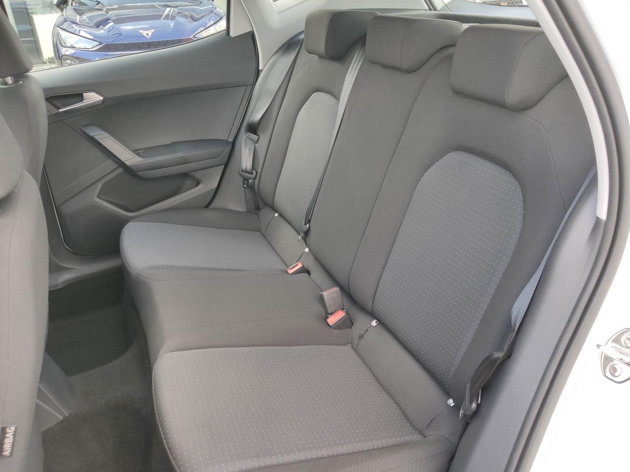 Seat ARONA STYLE EDITION 1.0 TSI FULL-LINK EINPARKH. Bildbeschreibung: Seat ARONA STYLE EDITION 1.0 TSI FULL-LINK EINPARKH.