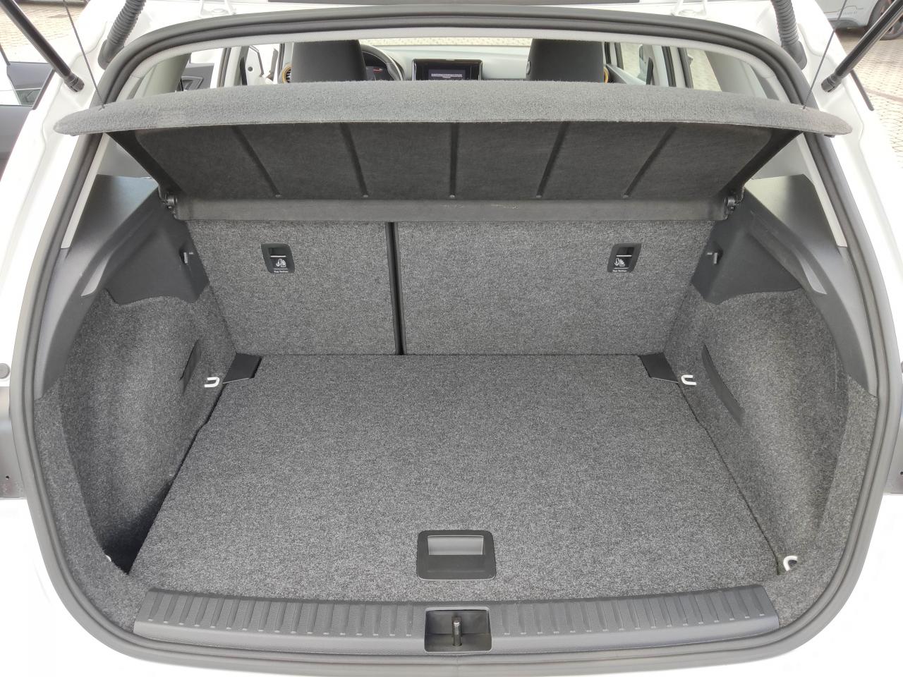Seat ARONA STYLE EDITION 1.0 TSI FULL-LINK EINPARKH. Bildbeschreibung: Seat ARONA STYLE EDITION 1.0 TSI FULL-LINK EINPARKH.