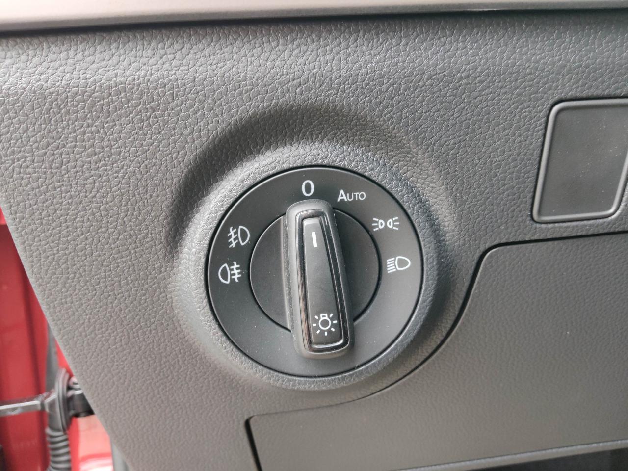 Seat ARONA FR 1.5 TSI DSG NAVI PARKLENKASSIS. SITZH. Bildbeschreibung: Seat ARONA FR 1.5 TSI DSG NAVI PARKLENKASSIS. SITZH.