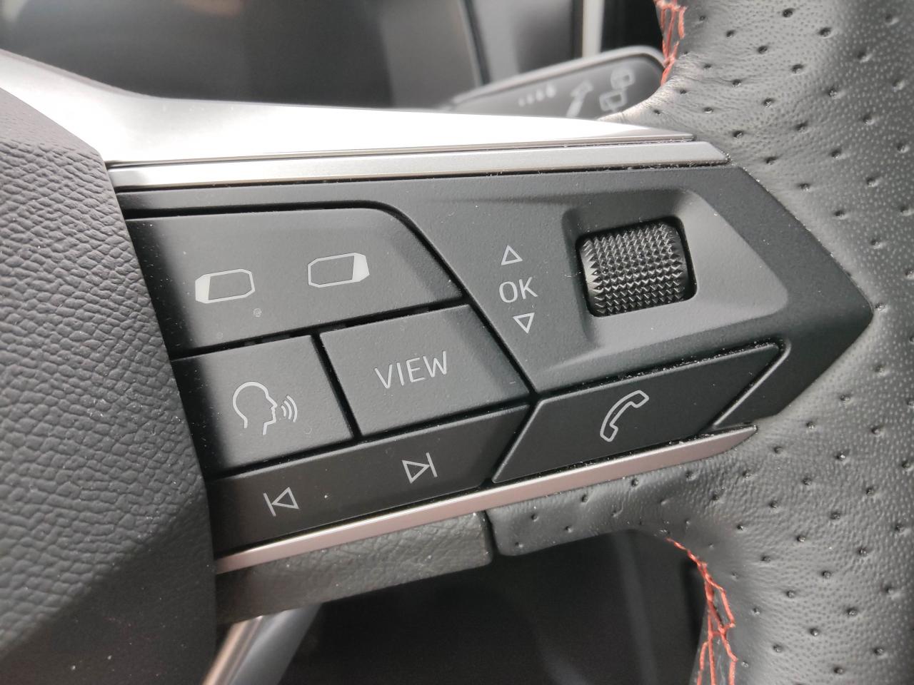 Seat ARONA FR 1.5 TSI DSG NAVI PARKLENKASSIS. SITZH. Bildbeschreibung: Seat ARONA FR 1.5 TSI DSG NAVI PARKLENKASSIS. SITZH.