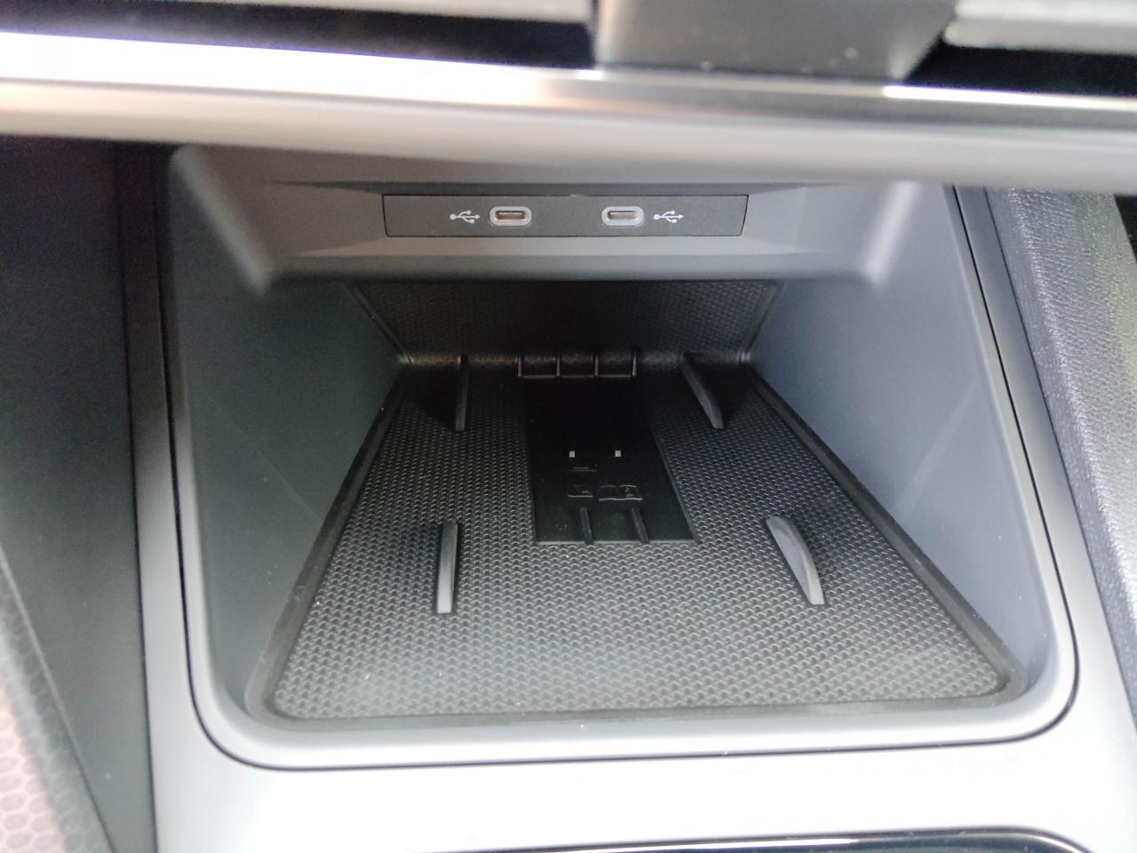 Seat LEON SPORTSTOURER ROAD EDITION 1.5 TSI, CO2-Klasse: D, NAVI SHZ Bildbeschreibung: Seat LEON SPORTSTOURER ROAD EDITION 1.5 TSI, CO2-Klasse: D, NAVI SHZ
