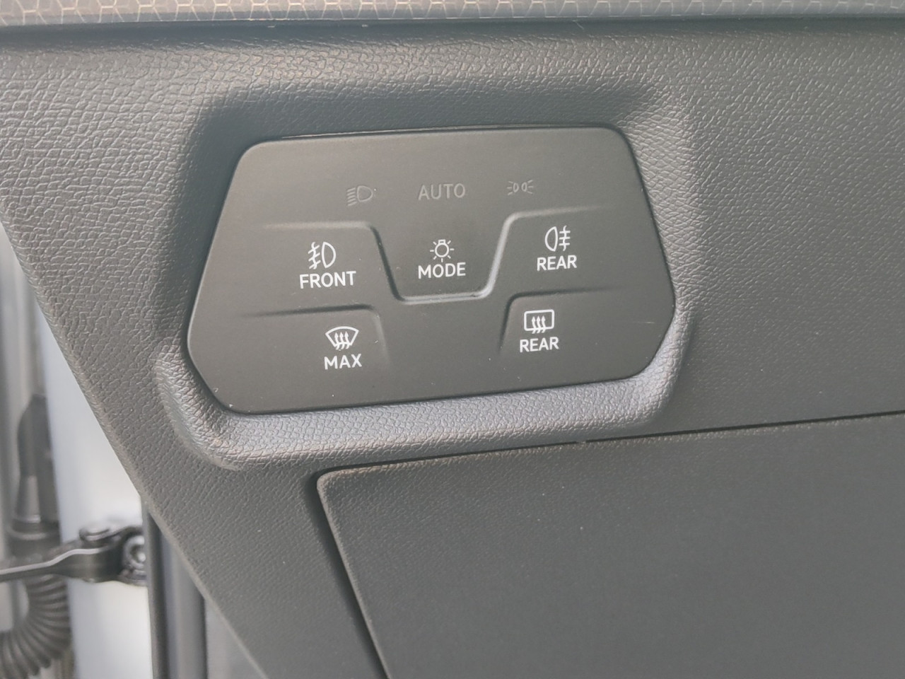 Seat LEON ST 2.0 AHK USB DAB+ Bildbeschreibung: Seat LEON ST 2.0 AHK USB DAB+