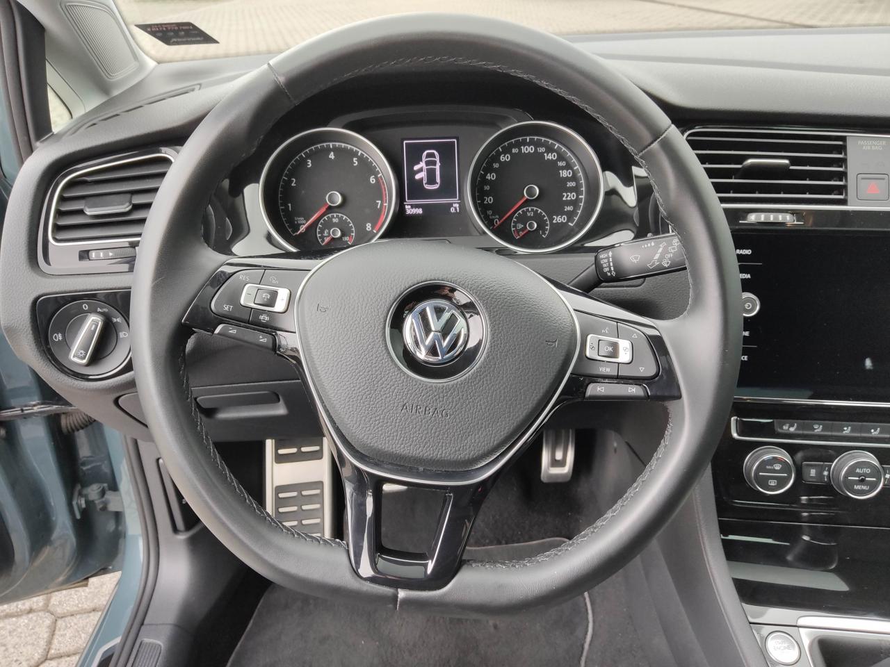 Volkswagen GOLF VII LIMOUSINE 1.5 TSI BLUEMOTION STANDHEIZ. Bildbeschreibung: Volkswagen GOLF VII LIMOUSINE 1.5 TSI BLUEMOTION STANDHEIZ.
